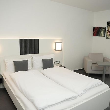 Weber Hotel City Airport Mannheim Exterior foto