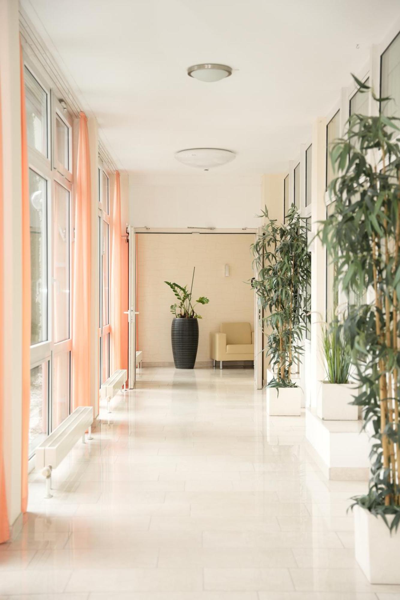 Weber Hotel City Airport Mannheim Exterior foto